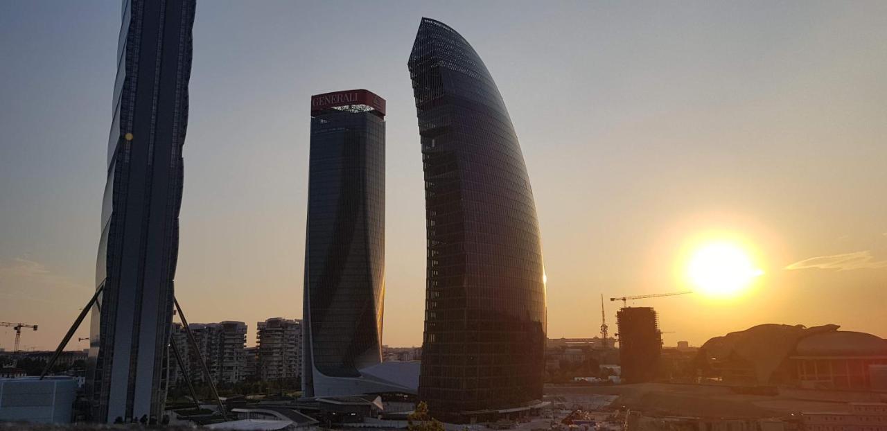 City Life Sky Apartment- Mico- Breathtaking Penthouse Милан Экстерьер фото